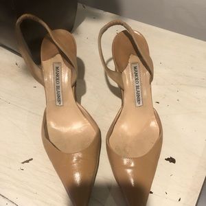 Manolo blanhik - tan sling back pumps